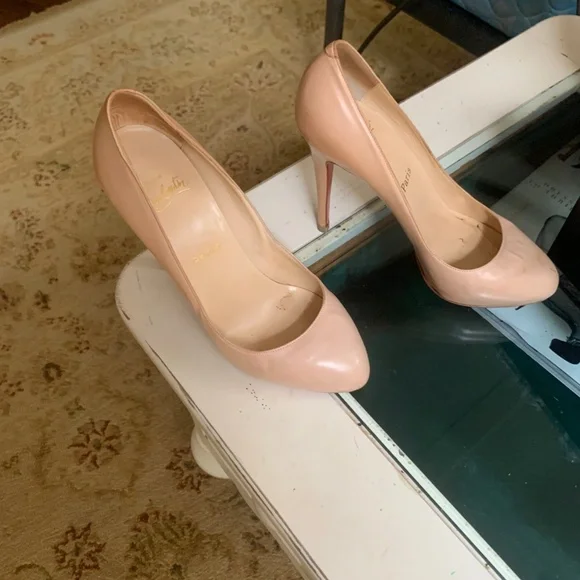 Christian Louboutin Nude Pumps - Picture 4 of 10